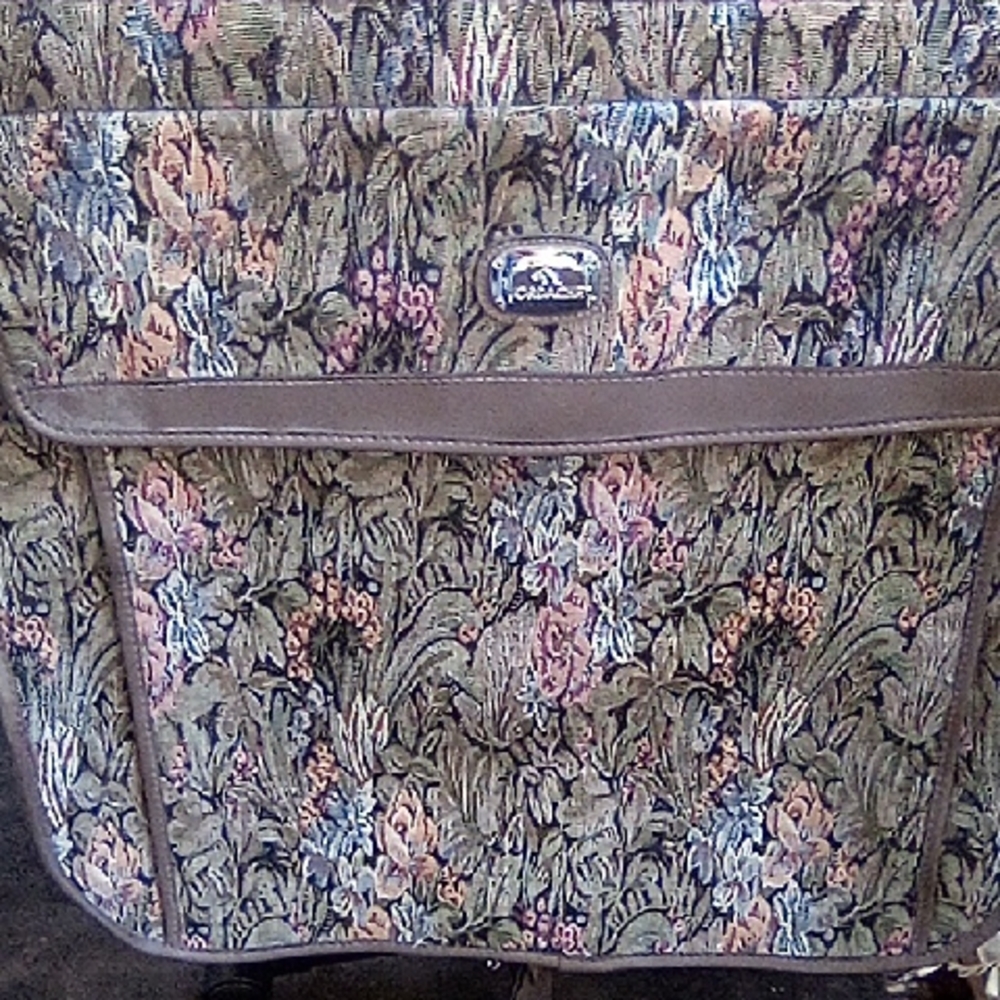 Jordache Tahiti Tapestry 46" Garment Bag BNWT. MSRP $ 150.00
